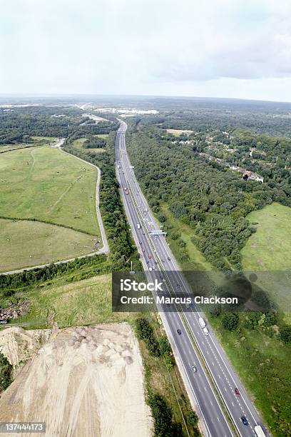 M25 Regno Unito - Fotografie stock e altre immagini di Aperto - Aperto, Camion, Scena rurale