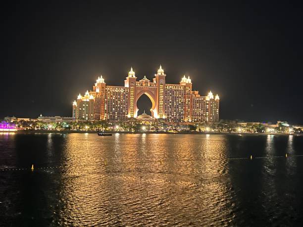 Dubai Atlantis  Hotel view THE POINTE ,DUBAI. VIEW OF THE SPECTACULAR FIREWORKS AND THE COLOURFUL DANCING FOUNTAINS DURING THE DIWALI CELEBRATION AT THE POINTE PALM JUMEIRAH, DUBAI , UAE atlantis the palm stock pictures, royalty-free photos & images
