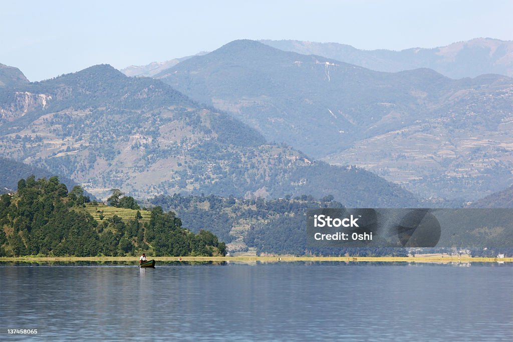 Lago Phewa - Foto stock royalty-free di Acqua