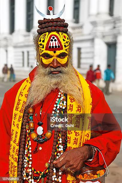 Nepalí Sadhu Foto de stock y más banco de imágenes de Pintura de cara - Pintura de cara, Adulto, Asia del Sur