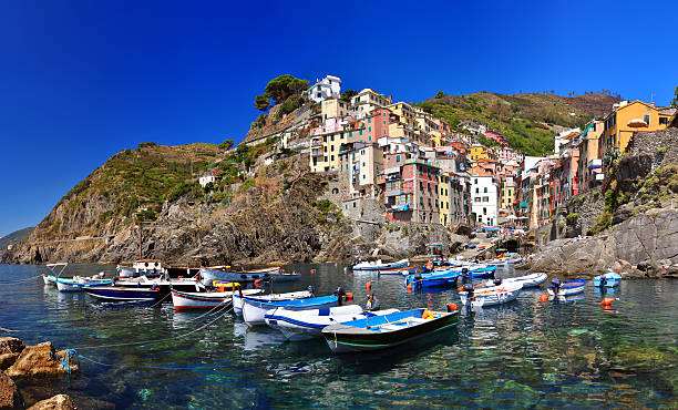 istock Riomaggiore, Cinque Terre, Italy 137462054