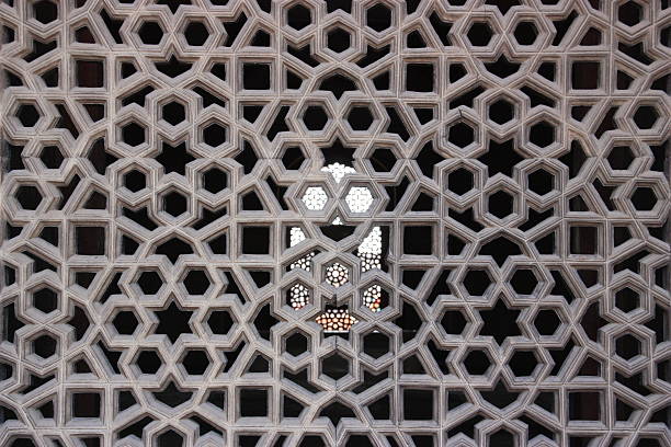 istock Window to Humayun’s tomb 137469314