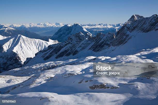 Foto de Os Alpes e mais fotos de stock de Alpes europeus - Alpes europeus, Céu Claro, Ensolarado