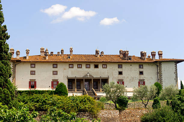 artimino (florencia, toscana, villa medicea - villa italian culture facade ornamental garden fotografías e imágenes de stock