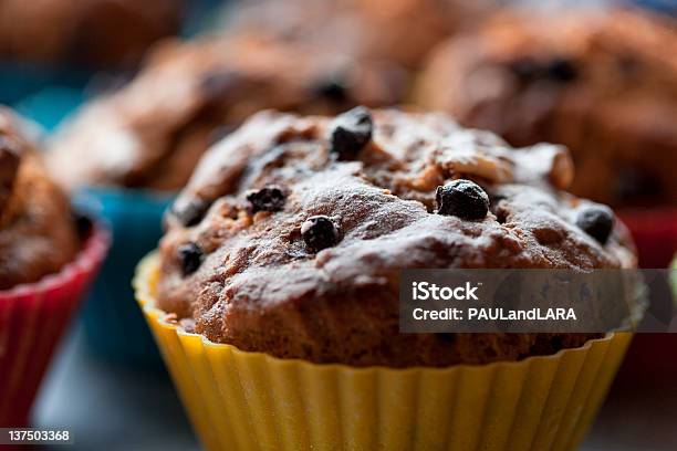 Вкусные Черничный Cupcake — стоковые фотографии и другие картинки Веганство - Веганство, Вегетарианское питание, Выпекать