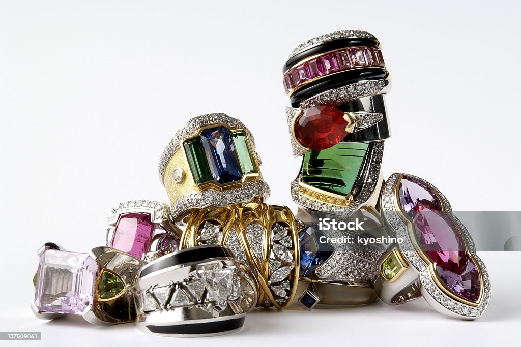 Isolato colpo di anello con logo vintage su sfondo bianco - Foto stock royalty-free di Gioielli