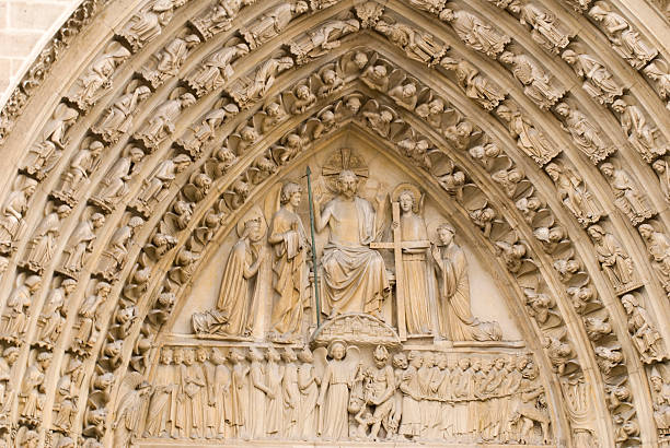 istock Jesus in Notre Dame 137509673