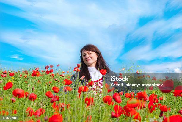 Sommer Freude Stockfoto und mehr Bilder von Blau - Blau, Feld, Frauen