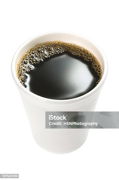 Foto de Descartável Xícara De Café e mais fotos de stock de Bebida - Bebida, Bebida com espuma, Bebida quente