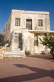 tradionelle-stone-house.jpg?b=1&s=170x170&k=20&c=KbksdR7lUIMvHjdxfbLXp2GwTOfZGiKePTbrQosVq5A=