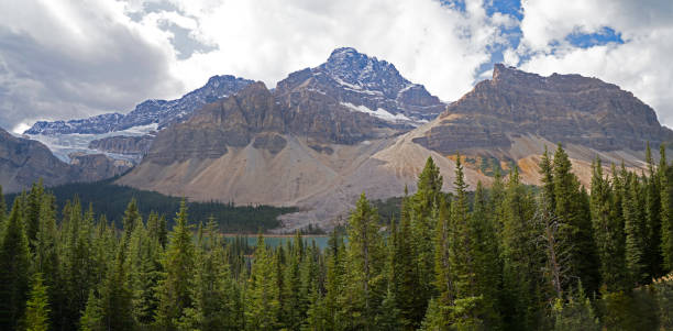 istock Lake Louise Sights 1375282482