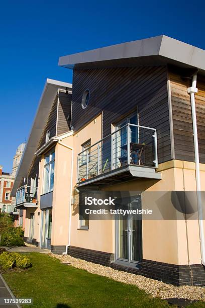 Eco Domów - zdjęcia stockowe i więcej obrazów Architektura - Architektura, Balkon, Bez ludzi