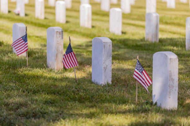 istock Memorial Day Veterans Cemetary 1375449334