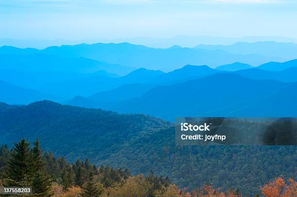 Blue Ridge Mountains Początku Września - zdjęcia stockowe i więcej obrazów Pasmo Błękitne - Pasmo Błękitne, Asheville, Jesień