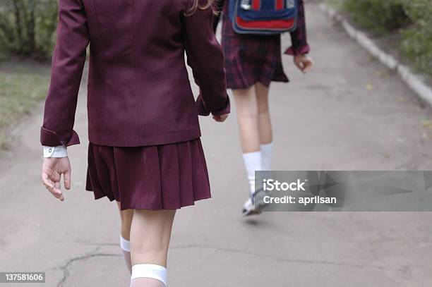 Schoolgirls2 - Fotografie stock e altre immagini di Scolara - Scolara, Gonna, Uniforme scolastica