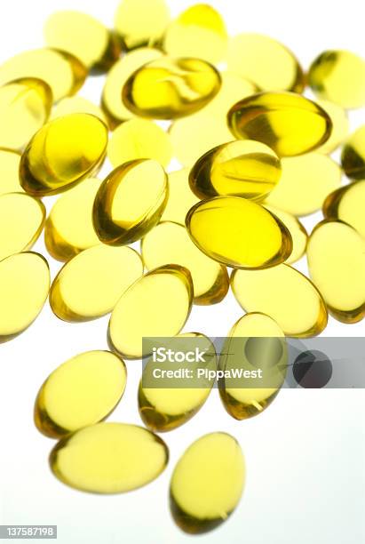Gel - Fotografias de stock e mais imagens de Amarelo - Amarelo, Comprimido, Cuidados de Saúde e Medicina