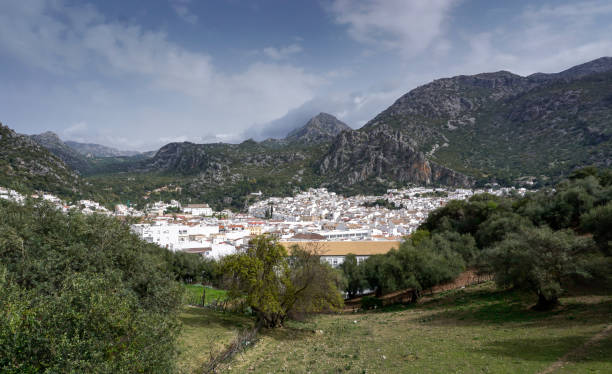 view of the idyllic whitewashed andalusian town of ubrique in the los alcornocales nature park - ubrique imagens e fotografias de stock