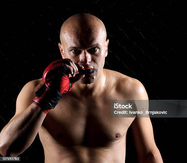 Foto de O Lutador e mais fotos de stock de Protetor de Boca - Protetor de Boca, Arte marcial mista, Boxe - Esporte