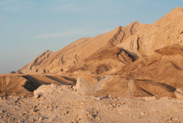 이스라엘 의 유대 사막에 있는 미드바르 예후다 하티숑 보호구역, 산악 경관, 사해 근처의 와디, 중동 여행 - negev middle east desert 뉴스 사진 이미지