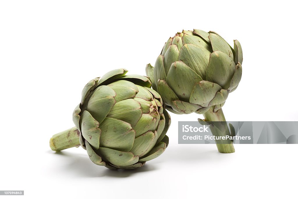 artichokes frescas - Foto de stock de Alcachofa libre de derechos