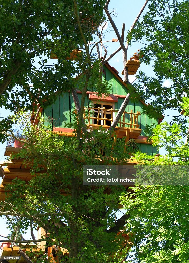 트리 하우스 - 로열티 프리 나무 위의 집 스톡 사진