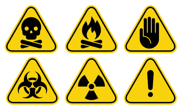 znak zagrożenia toksycznego, znak ostrzegawczy pożaru, znak uwagi, znak zagrożenia biologicznego, znak zagrożenia promieniowaniem i znak uwagi - radiation protection suit biology danger biochemical warfare stock illustrations