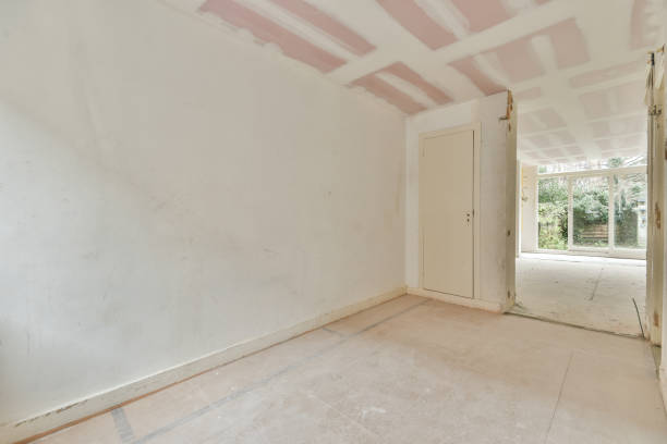 istock house in need of repair 1376384782