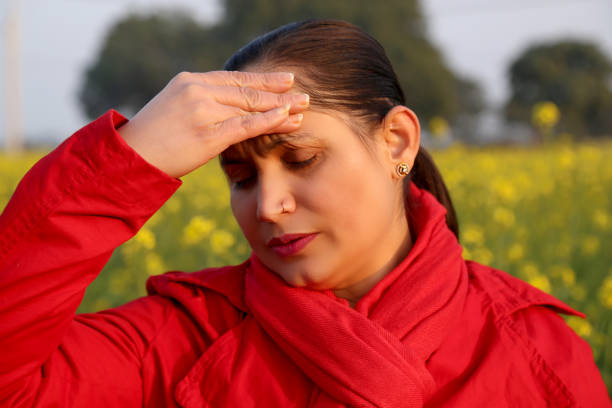 ból głowy! - clothing india delhi tired zdjęcia i obrazy z banku zdjęć