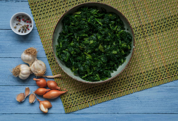 Acelga ao Alho e Óleo: Fácil, Saudável e Deliciosa - receita deliciosa profissional - passo 1