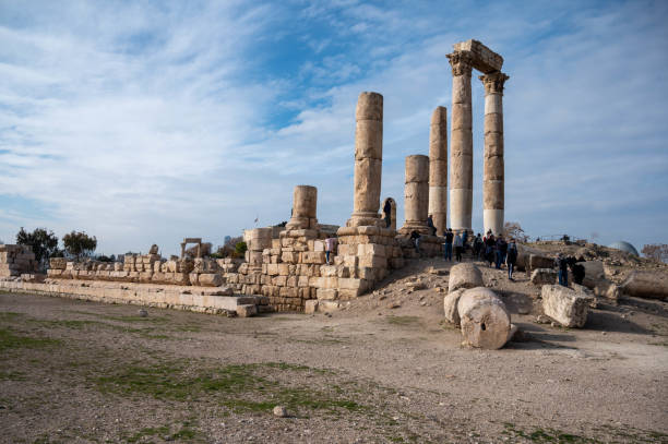 tempio di ercole, cittadella di amman, giordania - temple of heracles foto e immagini stock