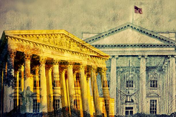 istock Supreme Court & White House 1376904015