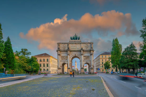 Siegestor (Victory Gate) triumphal arch in Munich, Germany Siegestor (Victory Gate) triumphal arch in downtown Munich, Germany siegestor stock pictures, royalty-free photos & images
