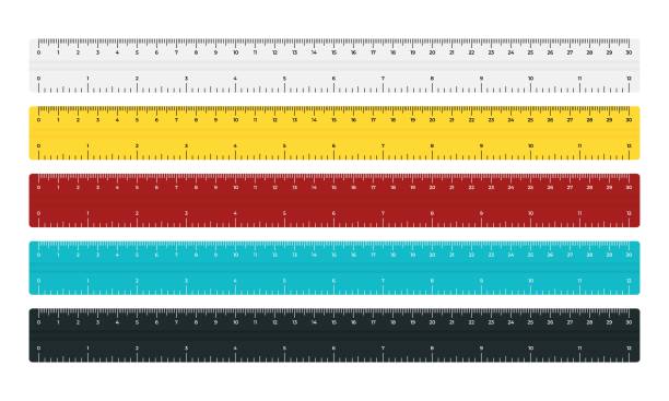 ilustracja wektorowa kolor plastikowych linijek taśmowych 30 cm i 12 cali izolowanych na białym tle. zestaw realistycznych szkolnych linijek pomiarowych w płaskim stylu. dwustronny pomiar w centymetrach i calach. - ruler stock illustrations