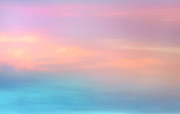 fond abstrait de ciel de couleur pastel - pastel colored sky ethereal softness photos et images de collection