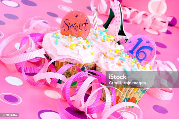 핑크 달콤함 16 천문학자 컵케이크 파티에 대한 스톡 사진 및 기타 이미지 - 파티, 0명, 귀여운