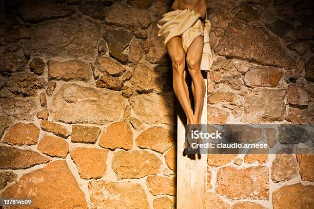Foto de Crucifixo Imagem A Cores e mais fotos de stock de Catolicismo - Catolicismo, Cristianismo, Crucifixo