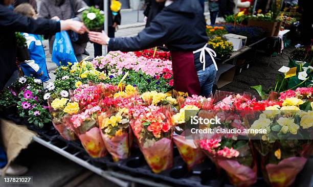 Цветочный Рынок Milano Цветное Изображение — стоковые фотографии и другие картинки Горизонтальный - Горизонтальный, Изображение, Италия