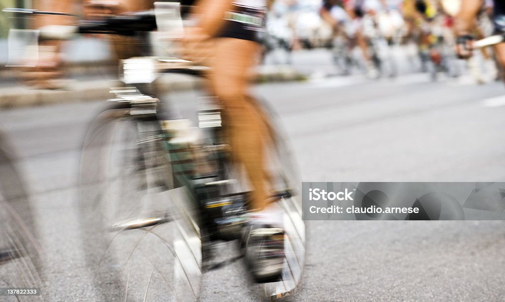 Ciclismo concorrenza. Immagine a colori - Foto stock royalty-free di Triathlon