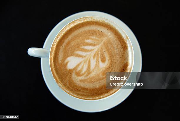 Café Café Latte - Fotografias de stock e mais imagens de Bebida - Bebida, Bebida com espuma, Café - Bebida