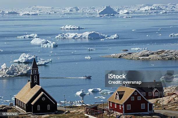 Groenlandia La Ciudad Foto de stock y más banco de imágenes de Groenlandia - Groenlandia, Bahía de Disko, Iglesia