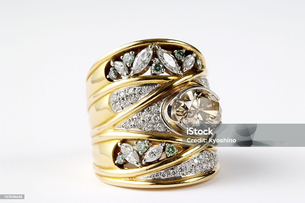 ビンテージゴールドダイヤモンドの指輪 - ダイヤモンドの指輪のロイヤリティフリーストックフォト