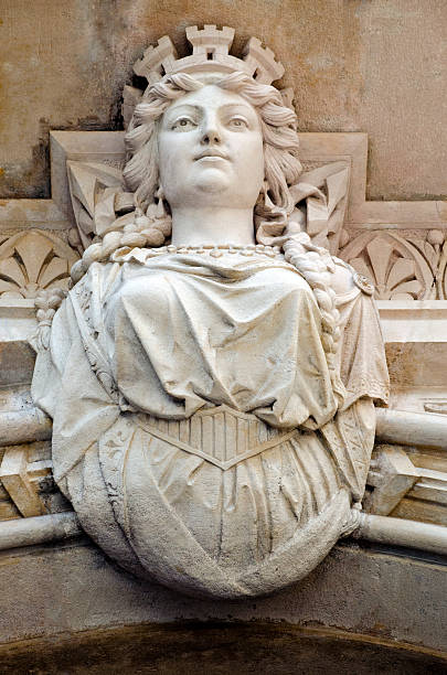 arch keystone woman wearing a mural crown - tyche 個照片及圖片檔