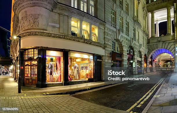 Boutiquehotel An Der Ecke Der Piccadilly District In London Stockfoto und mehr Bilder von Geschäft