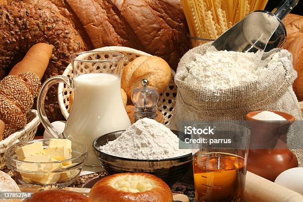 식빵 밀가루 우유 오일 마카로니 가정 생활에 대한 스톡 사진 및 기타 이미지 - 가정 생활, 갈색, 건강한 생활방식