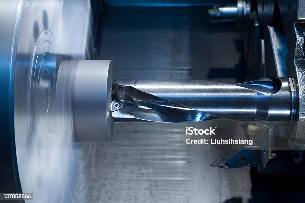 Highdrill Stockfoto und mehr Bilder von CNC-Maschine - CNC-Maschine, Fräsen, Metall