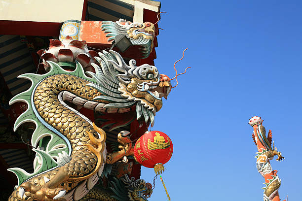 istock Ornament: dragon statue attached on the lamp post 137863515