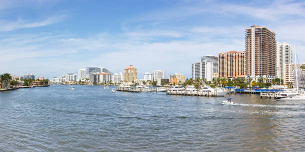 форт-лодердейл горизонт флорида центр города панорама панорамный вид на город марина лодки - las olas quarter стоковые фото и изображения