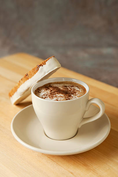 café e biscoitos - biscotti coffee cappuccino latté imagens e fotografias de stock