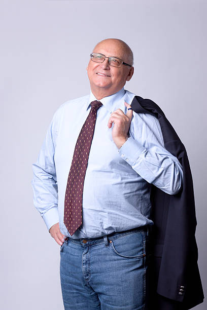 ritratto di un uomo di successo senior - pocket suit glasses jacket foto e immagini stock