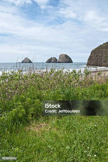 Foto de Três Pedras De Arco e mais fotos de stock de Beleza natural - Natureza - Beleza natural - Natureza, Condado de Tillamook, Costa de Oregon